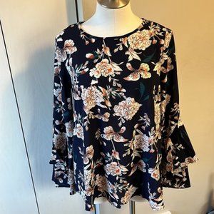 ‼️CLOSET CLOSING‼️NWT Navy Blue Floral Bell Sleeve Top